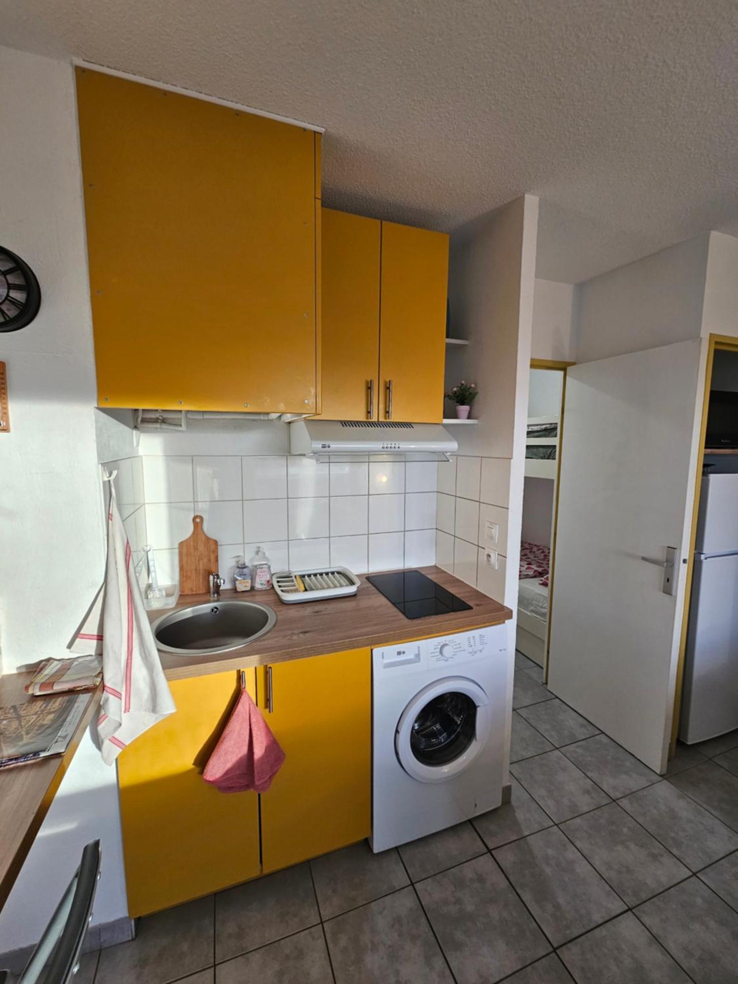 Studio Sanary-Sur-Mer Proche Gare Luaran gambar