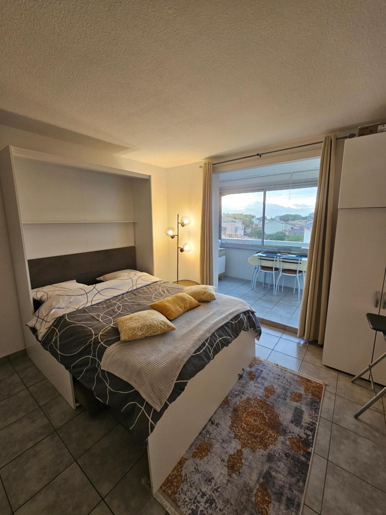 Studio Sanary-Sur-Mer Proche Gare Luaran gambar