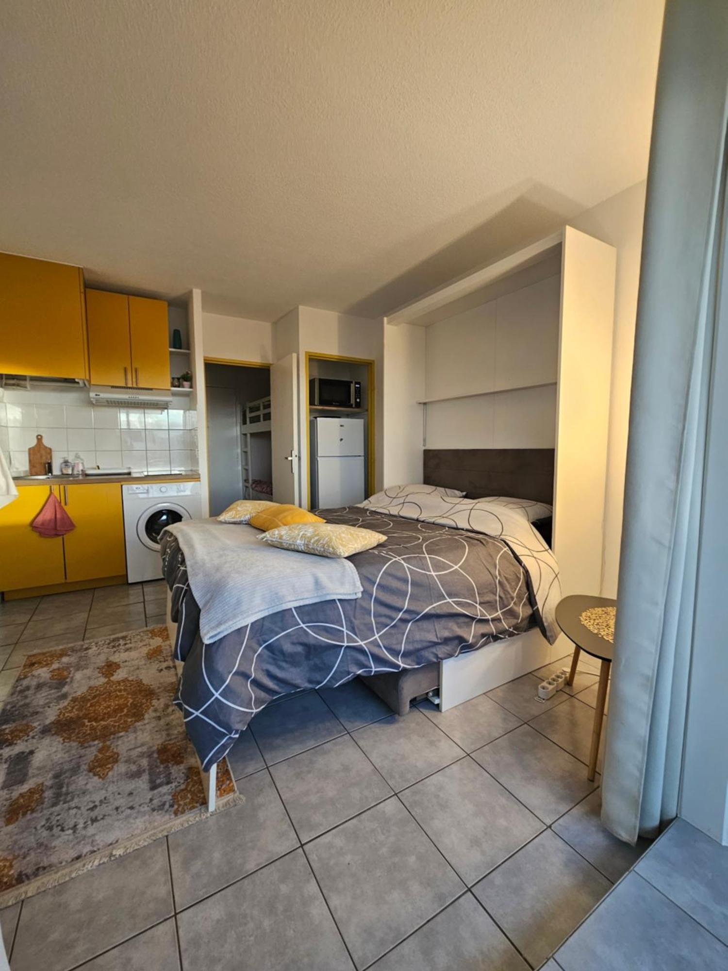 Studio Sanary-Sur-Mer Proche Gare Luaran gambar